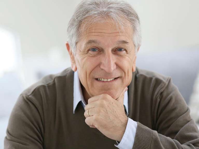 An older man smiling | dentist 19808